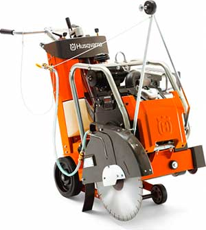 Резчик швов HUSQVARNA FS-524 в прокат в Нальчике. У нас лучшая цена за сутки! Возможность взять в аренду с выгодной скидкой до 40% при экспресс доставке 24/7. И помните, ночью стоимость еще дешевле на 30%! #арендапрокат #виброплита #выгодно